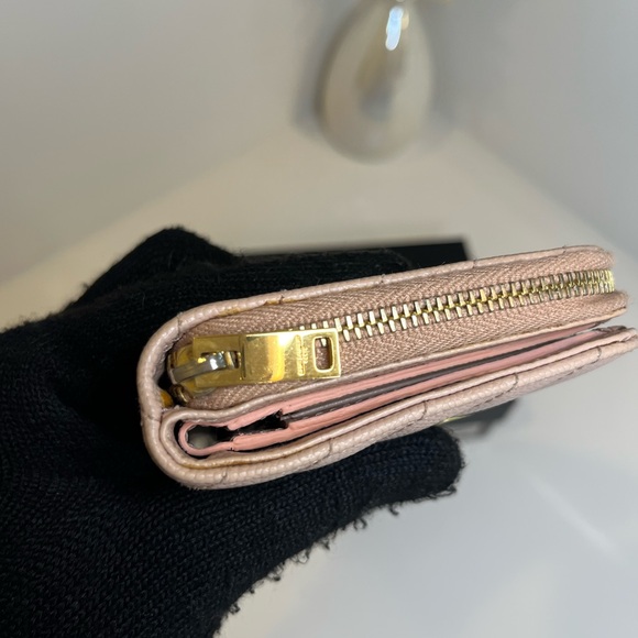 ❌SOLD❌🎀 SAINT LAURENT CASSANDRE MATELASSÉ COMPACT ZIP AROUND WALLET IN GRAIN DE - Picture 12 of 15